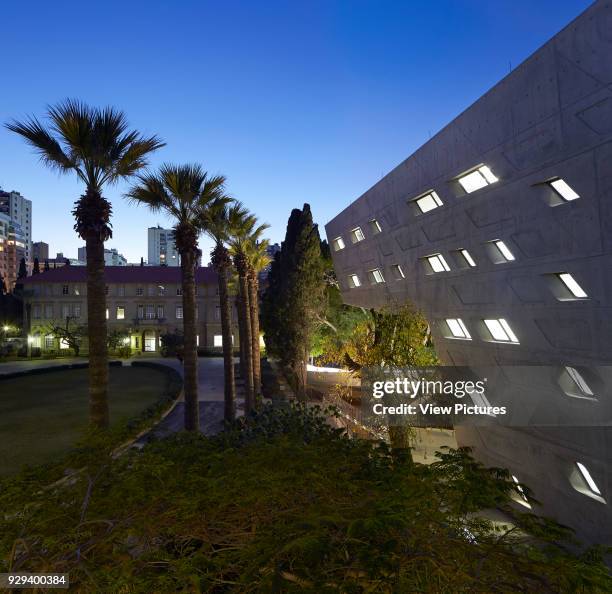 Isban 381 Lebanese University Campus Stock Photos, High-Res Pictures, and ...