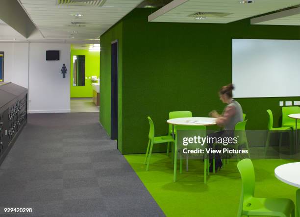 Informal study area. South Wolverhampton & Bilston Academy, Bilston, United Kingdom. Architect: Capita Symonds Architecture, 2012.