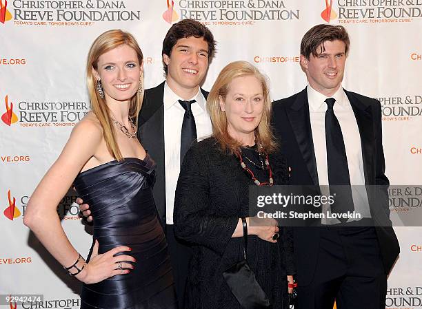 Will Reeves Alexandra Reeves Matthew Reeves Matthew Reeve Photos and Premium High Res Pictures - Getty Images