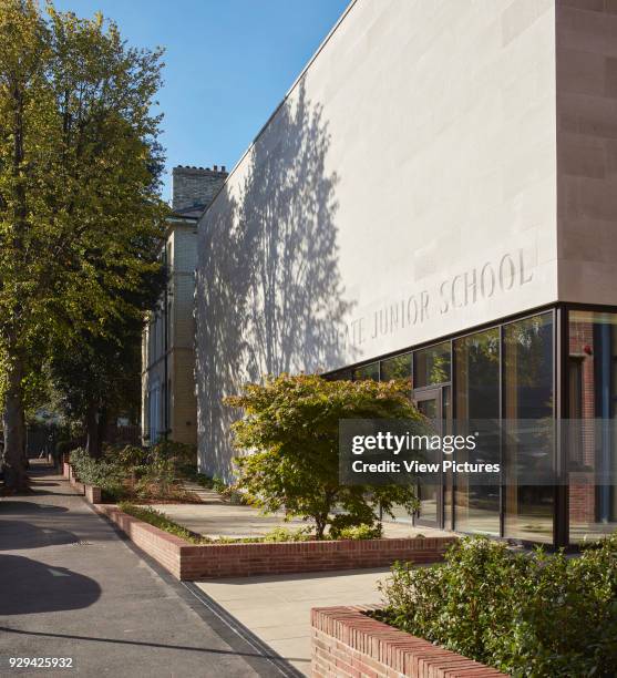 Perspective along entrance facade. Highgate Shool, London, United Kingdom. Architect: Architype Limited, 2016.