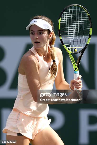 Catherine 'Cici' Bellis plays Sara Sorribes Tormo of Spain during the BNP Paribas Open at the Indian Wells Tennis Garden on March 8, 2018 in Indian...