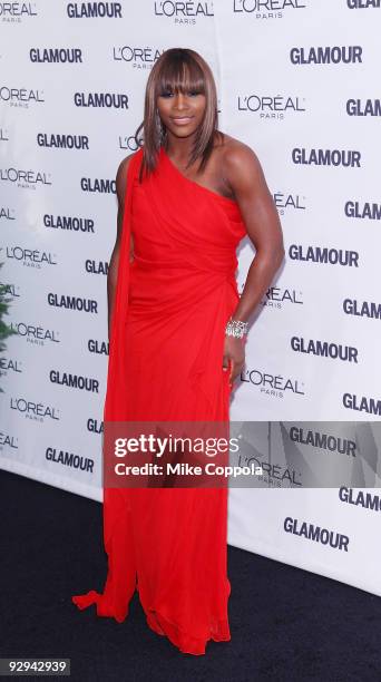 Professional tennis player Serena Williams attends the Glamour Magazine 2009 Women of The Year Honors at Carnegie Hall on November 9, 2009 in New...