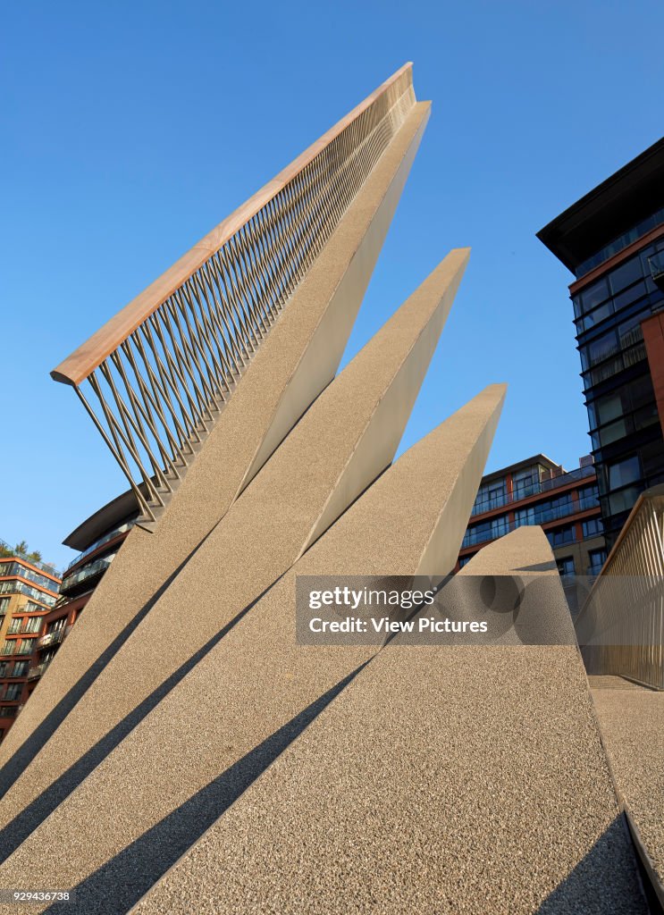 Merchant Square Footbridge, London, United Kingdom. Architect: Knight Architects Limited, 2014.