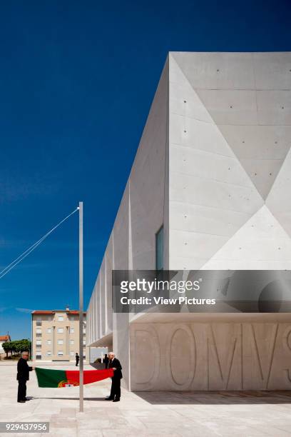 Perspective of court building on public square. Palacio da Justicia de Gouveia, Gouveia, Portugal. Architect: Barbosa & Guimaraes, 2011.