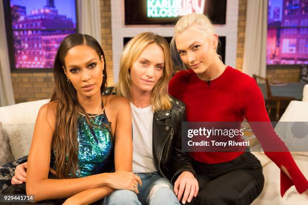 Hitch" - Supermodel Karlie Kloss sits down with fellow model and good friend Joan Smalls as they play games, make caramel corn and watch Hitch, with...