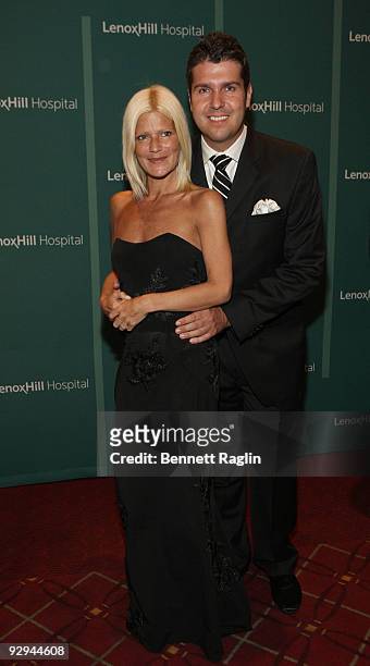 Lizzie Grubman and Chris Stern attend "Steppin' Out" the Lenox Hill Hospital Autumn Ball at The Waldorf-Astoria on November 9, 2009 in New York City.