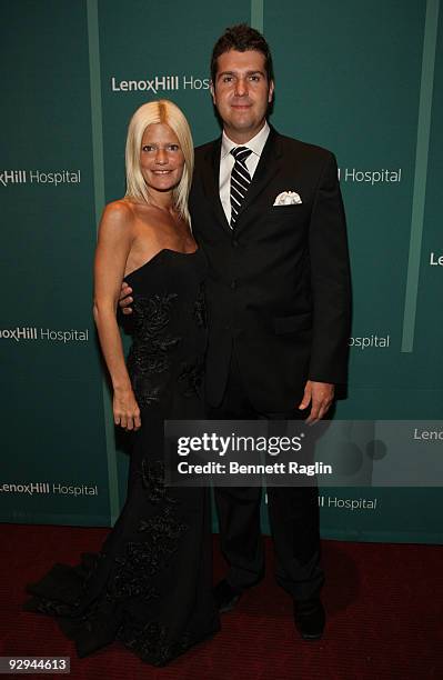 Lizzie Grubman and Chris Stern attend "Steppin' Out" the Lenox Hill Hospital Autumn Ball at The Waldorf-Astoria on November 9, 2009 in New York City.