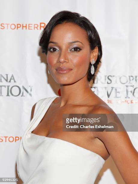 Victoria's Secret model Selita Ebanks attends the Christopher & Dana Reeve Foundation's "A Magical Evening" Gala at the Marriot Marquis on November...
