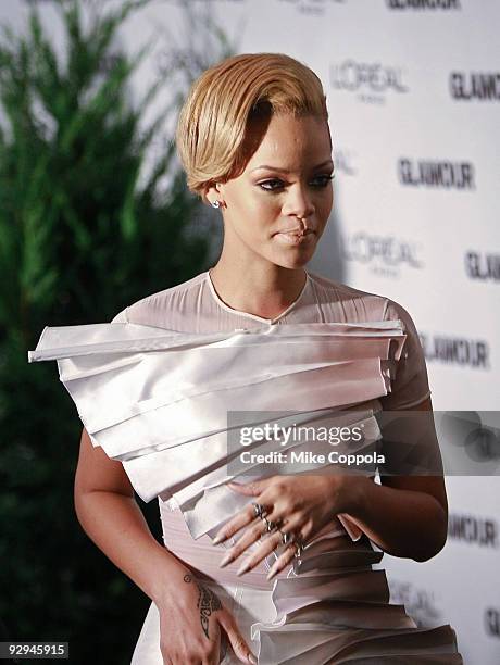 Rihanna attends the Glamour Magazine 2009 Women of The Year Honors at Carnegie Hall on November 9, 2009 in New York City.