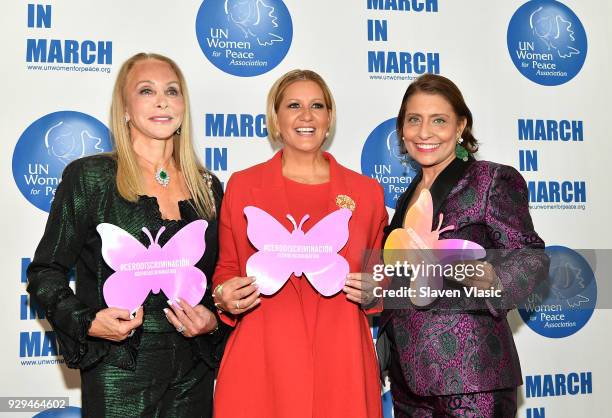 President of UN Women for Peace Association Barbara Winston, the First Lady of Panama Lorena Castillo De Varela and UN Women for Peace Association...