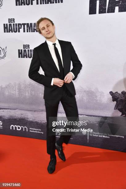 Max Hubacher attends the premiere of 'Der Hauptmann' at Kino International on March 8, 2018 in Berlin, Germany.