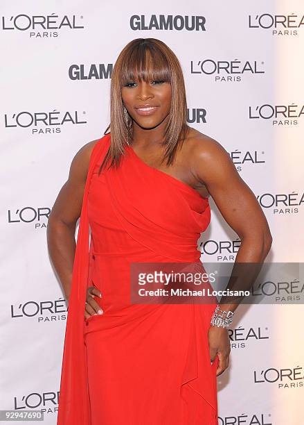 Professional Tennis Player Serena Williams attends the Glamour Magazine 2009 Women of The Year Honors at Carnegie Hall on November 9, 2009 in New...