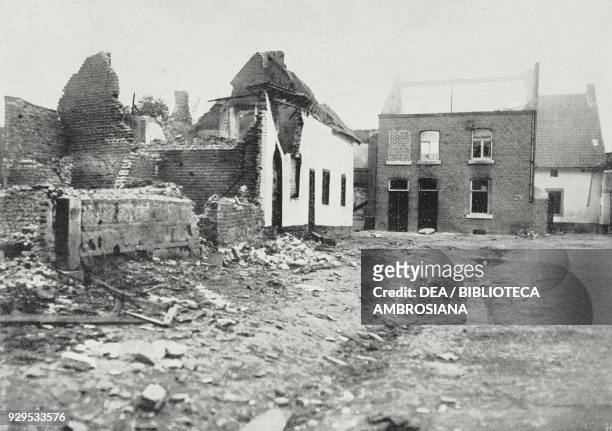 Mouland village after it was completely destroyed by German artillery, France, World War I, photograph by Fotobureaux-Amsterdam, from L'Illustrazione...