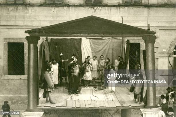Ancient Rome Performance 268 Roman Nativity Scene Stock Photos, High-Res Pictures, and Images ...