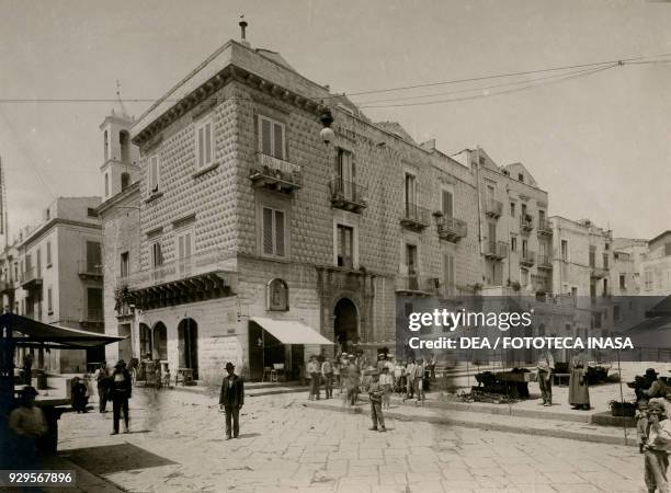 Market square in Corato, Apulia, Italy, photograph by Istituto Italiano d'Arti Grafiche, Bergamo, 1906-1910.