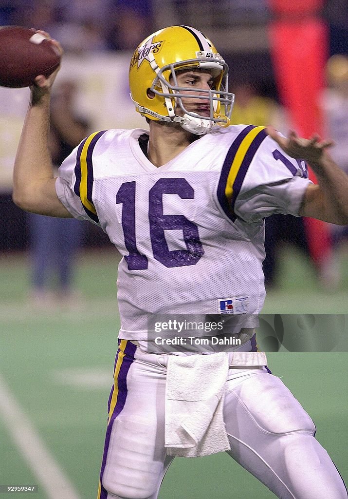 CretinDerham Hall HS QB Joe Mauer in action during Minnesota State