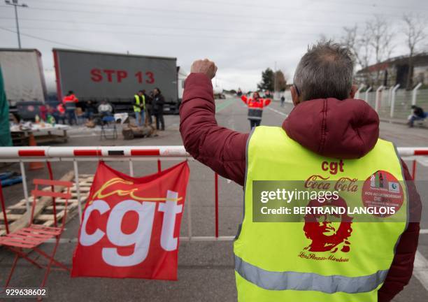 Protesting Coca Cola 193 Us Coca Cola Protest Stock Photos, High-Res Pictures, and Images ...