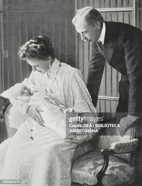 Prince Otto zu Windisch-Graetz , his wife Elisabeth Marie of Austria and their son Franz Joseph , from Le Figaro-Modes, No 24, December, 1904.