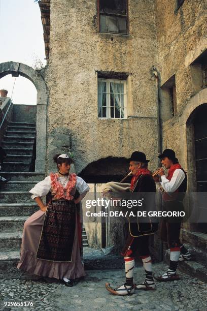 Men and women wearing traditional costumes, Atina, Lazio, Italy.