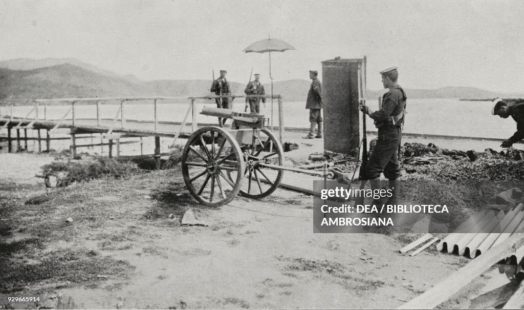 Italian sailors with machine gun, Shkoder