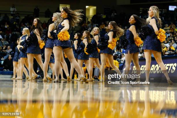 Toledo Rockets Dance Team Photos and Premium High Res Pictures - Getty ...