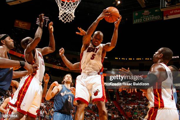 Quentin Richardson of the Miami Heat grabs a rebound against the Washington Wizards on November 10, 2009 at American Airlines Arena in Miami,...