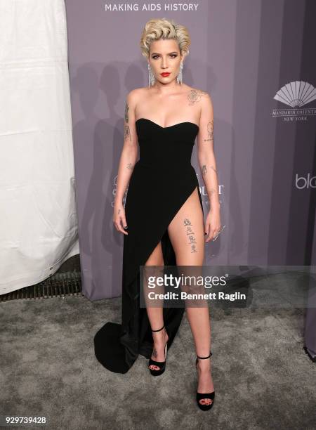 Recording artist Halsey attends the 2018 amfAR Gala New York at Cipriani Wall Street on February 7, 2018 in New York City.