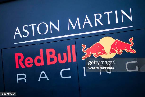 84 Bull Car Logo Photos and Premium High Res Pictures - Getty Images