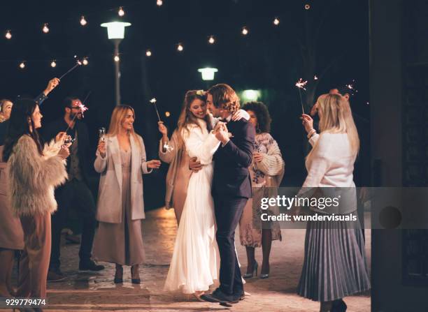 glückliche frau und tanzen in der nacht im freien hochzeit bräutigam - wedding dance stock-fotos und bilder