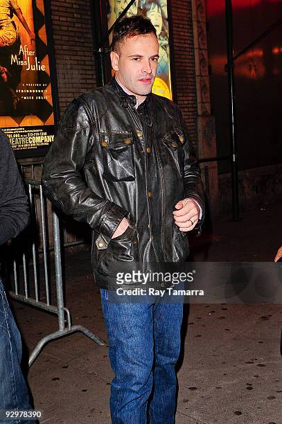 Actror Jonny Lee Miller leaves the American Airlines Theatre on November 10, 2009 in New York City.