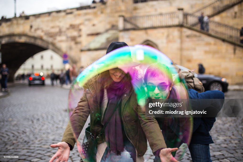 Se divertindo com atrações turísticas