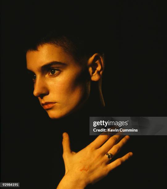 Irish singer Sinead O'Connor, United Kingdom, 22nd December 1989. She is wearing an Irish Claddagh ring.