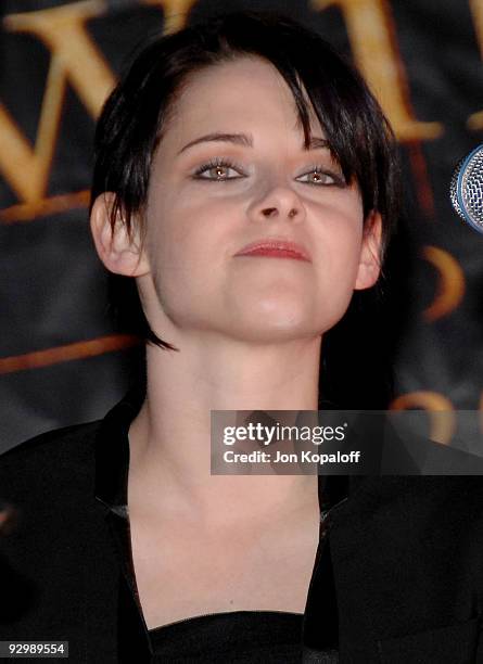 Actress Kristen Stewart speaks at "The Twilight Saga: New Moon" - Cast Tour at Hot Topic on November 6, 2009 in Hollywood, California.
