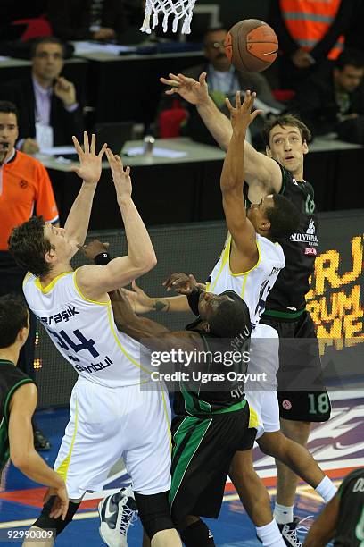 Lynn Greer, #14 of Fenerbahce Ulker competes with and Omer Asik, #24 of Fenerbahce Ulker competes with and Romain Sato, #10 of Montepaschi Siena...