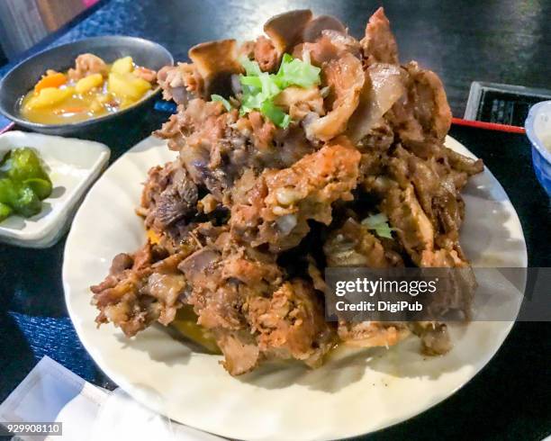 northeast china style braised pork spine  and femur - vertebras fotografías e imágenes de stock