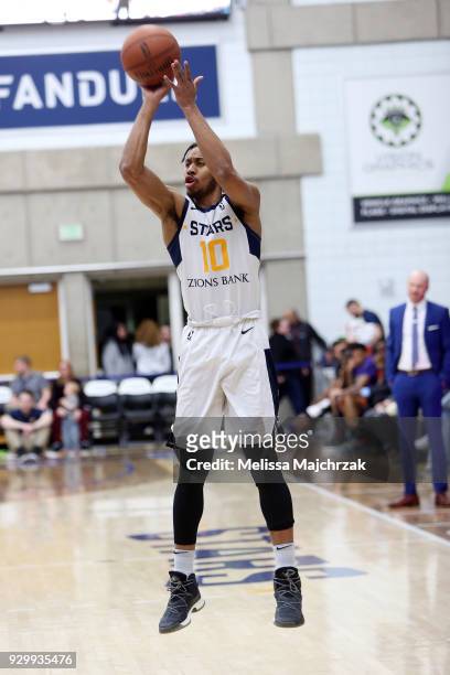 Isaiah Cousins of the Salt Lake City Stars shoots the ball during the game against the Northern Arizona Suns at Bruins Arena on March 9, 2018 in...
