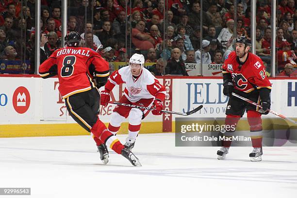 Daniel Cleary of the Detroit Red Wings skates against the Calgary Flames during their game on October 31, 2009 at the Pengrowth Saddledome in...