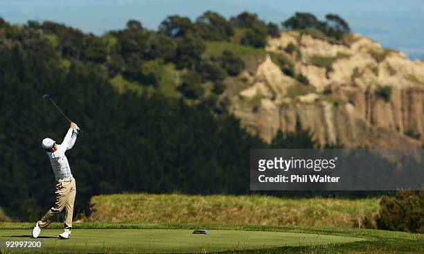 Anthony Kim of the USA tees off on the 6th hole during the second round of The Kiwi Challenge at Cape Kidnappers on November 12, 2009 in Napier, New...