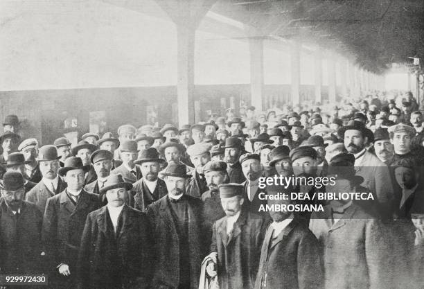 Departure of Russian deputies after the protest sitting on July 22 Vyborg station, Russia, photograph, from L'Illustrazione Italiana, Year XXXIII, No...