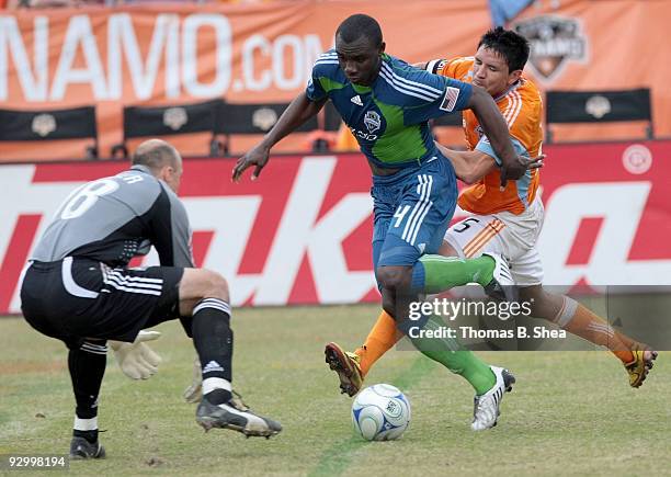 Brian Ching of the Houston Dynamo against the Seattle Sounders on November 8, 2009 at Robertson Stadium in Houston, Texas.