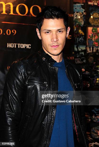 Actor Alex Meraz attends 'The Twilight Saga: New Moon' mall tour at the Dadeland Mall on November 11, 2009 in Miami, Florida.