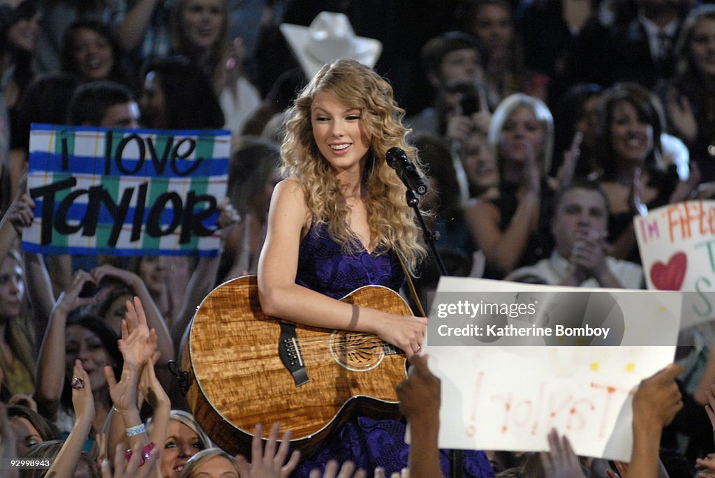 The 43rd Annual CMA Awards - Show