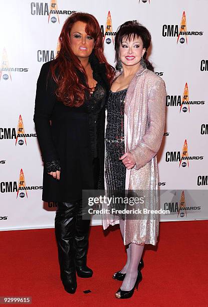 Singers Wynonna Judd and Naomi Judd attends the 43rd Annual CMA Awards at the Sommet Center on November 11, 2009 in Nashville, Tennessee.