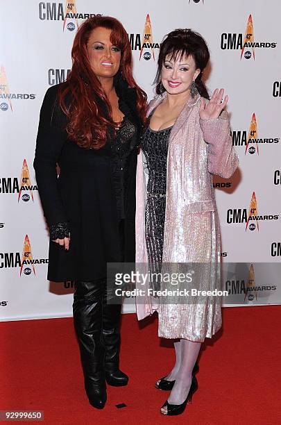 Singers Wynonna Judd and Naomi Judd attends the 43rd Annual CMA Awards at the Sommet Center on November 11, 2009 in Nashville, Tennessee.