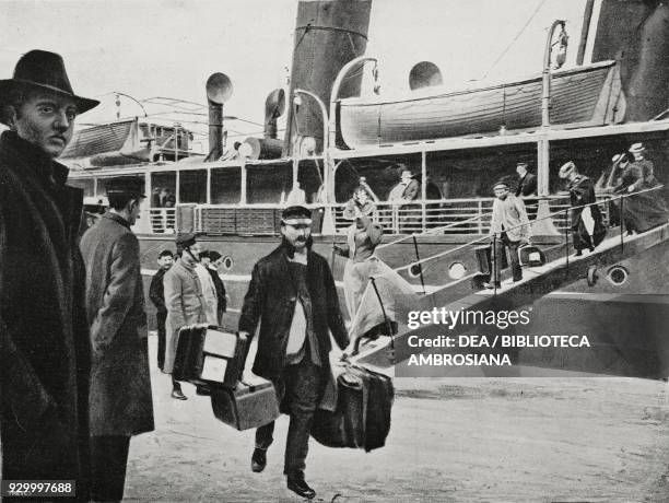 Disembarking of passengers and luggage heading for the Indian Mail, Brindisi, Italy, photo by A Monticelli, from L'illustrazione Italiana, Year XXIX,...