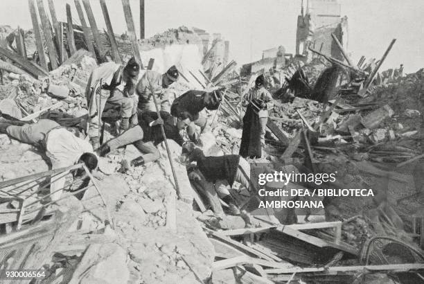 The search for the buried in rubble after the earthquake of December 28, 1908 in Messina, Italy, photo by Eduardo Ximenes , from L'Illustrazione...