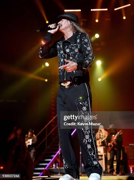 33 Kid Rock American Rock N Roll Tour 2018 Newark Photos & High Res ...
