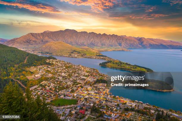 paisaje de naturaleza vista panorámica en la isla sur de nueva zelanda - queenstown fotografías e imágenes de stock