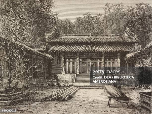 Courtyard of the Fi-lai-sz Buddhist monastery, drawing by Hubert Clerget from Travel in China, 1870-1872, by John Thomson , from Il Giro del mondo ,...