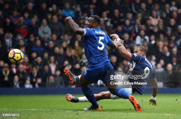 Jose Salomon Rondon of West Bromwich Albion scores his side's first goal during the Premier League match between West Bromwich Albion and Leicester...